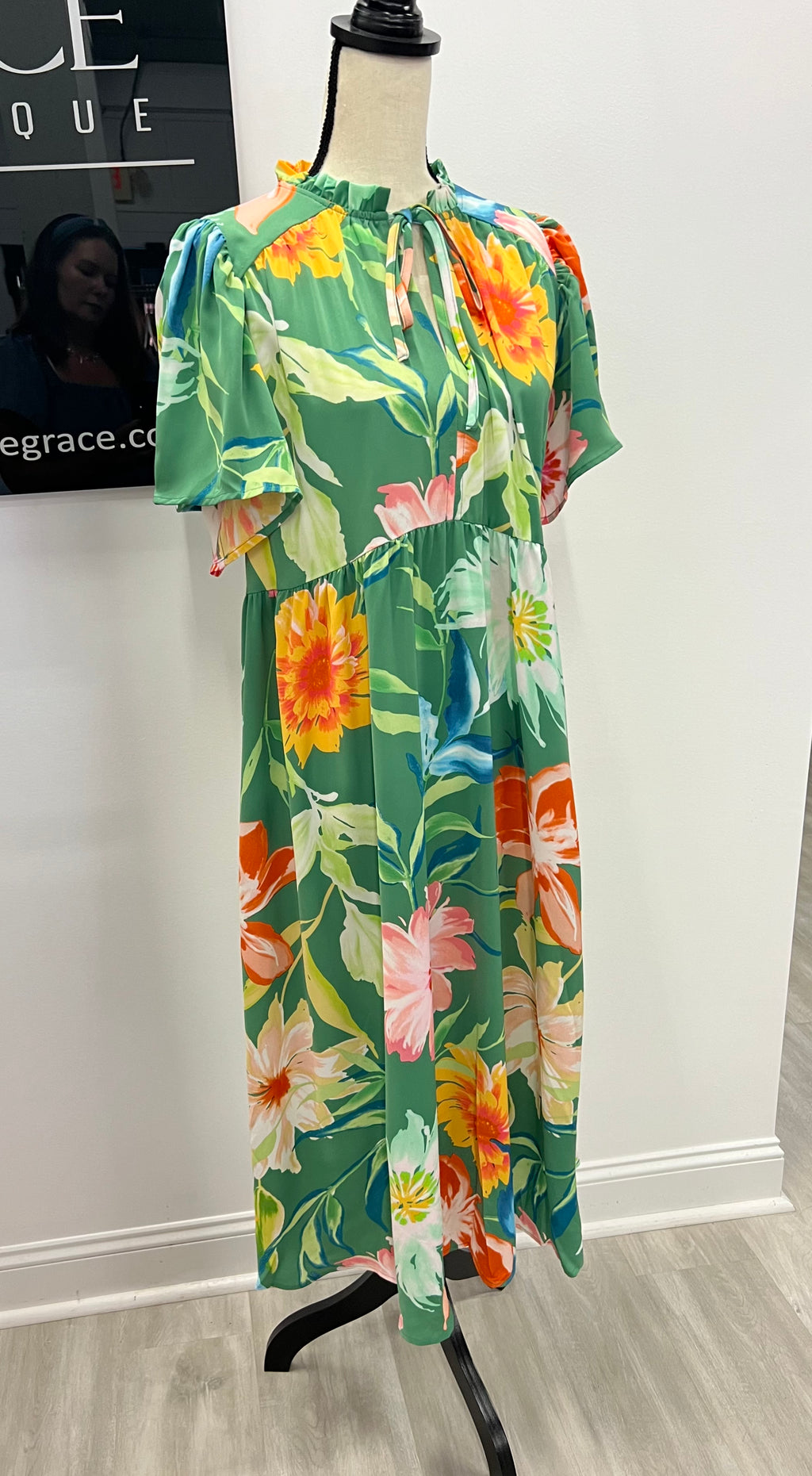 "Macey" Floral Dress - The Katie Grace Boutique