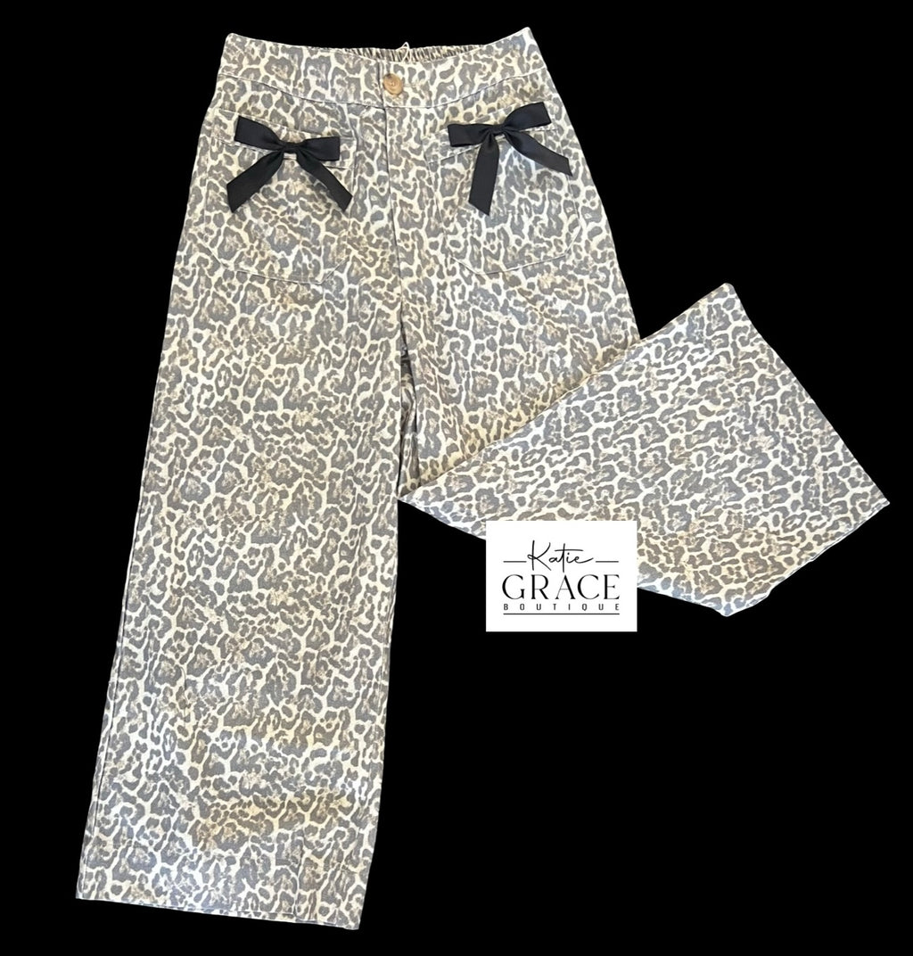 "Alina" Cropped Leopard Pants - The Katie Grace Boutique