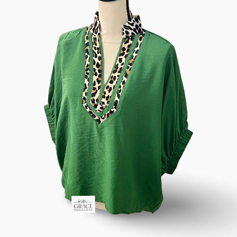 "Singrid" Blouse with Contrast