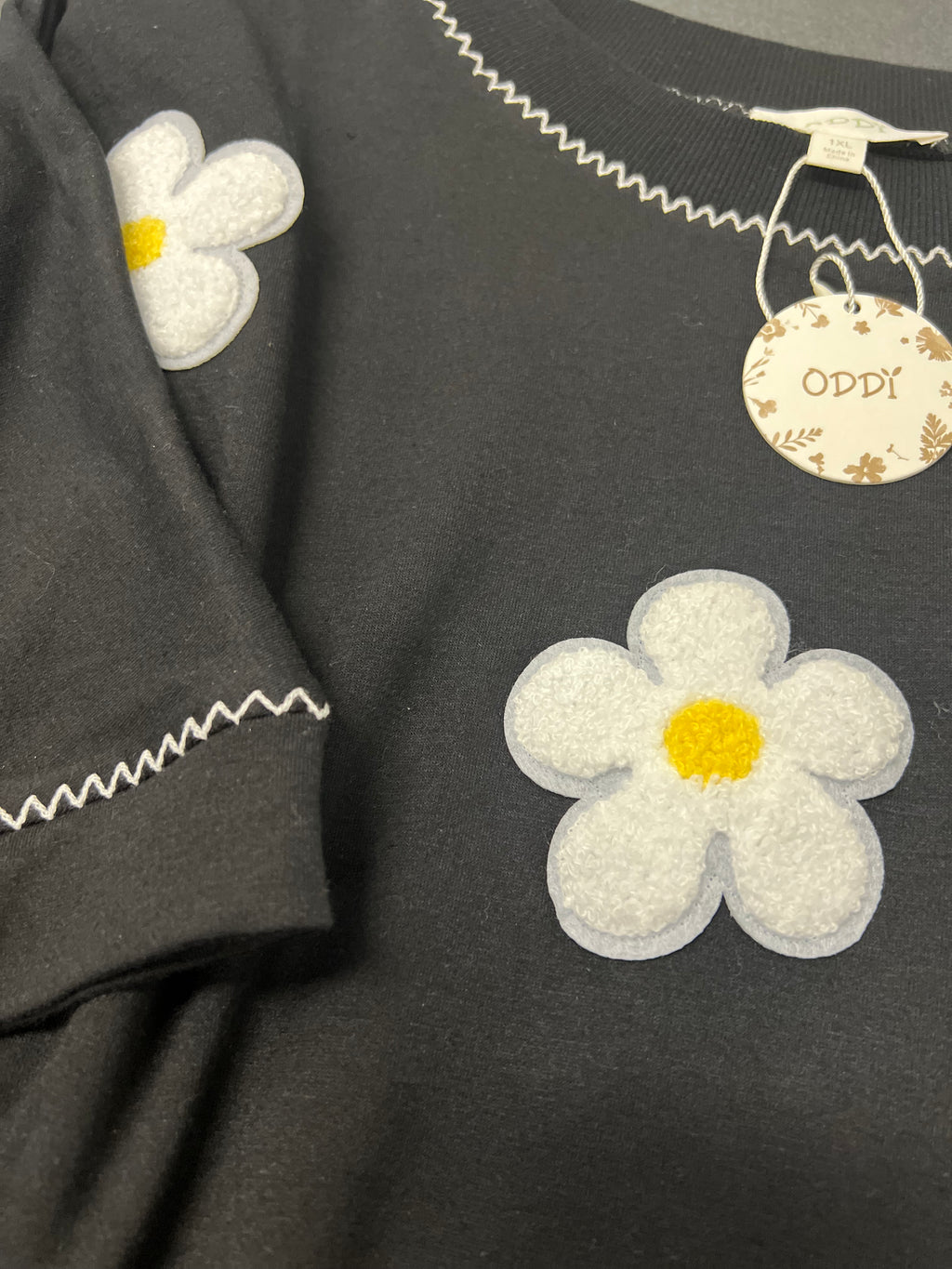 "Dazzie" Patch Flowers Pullover, Plus - The Katie Grace Boutique